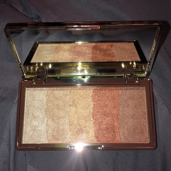 Touch in Sol #GLOWDIENT make up palette - Picture 3 of 6